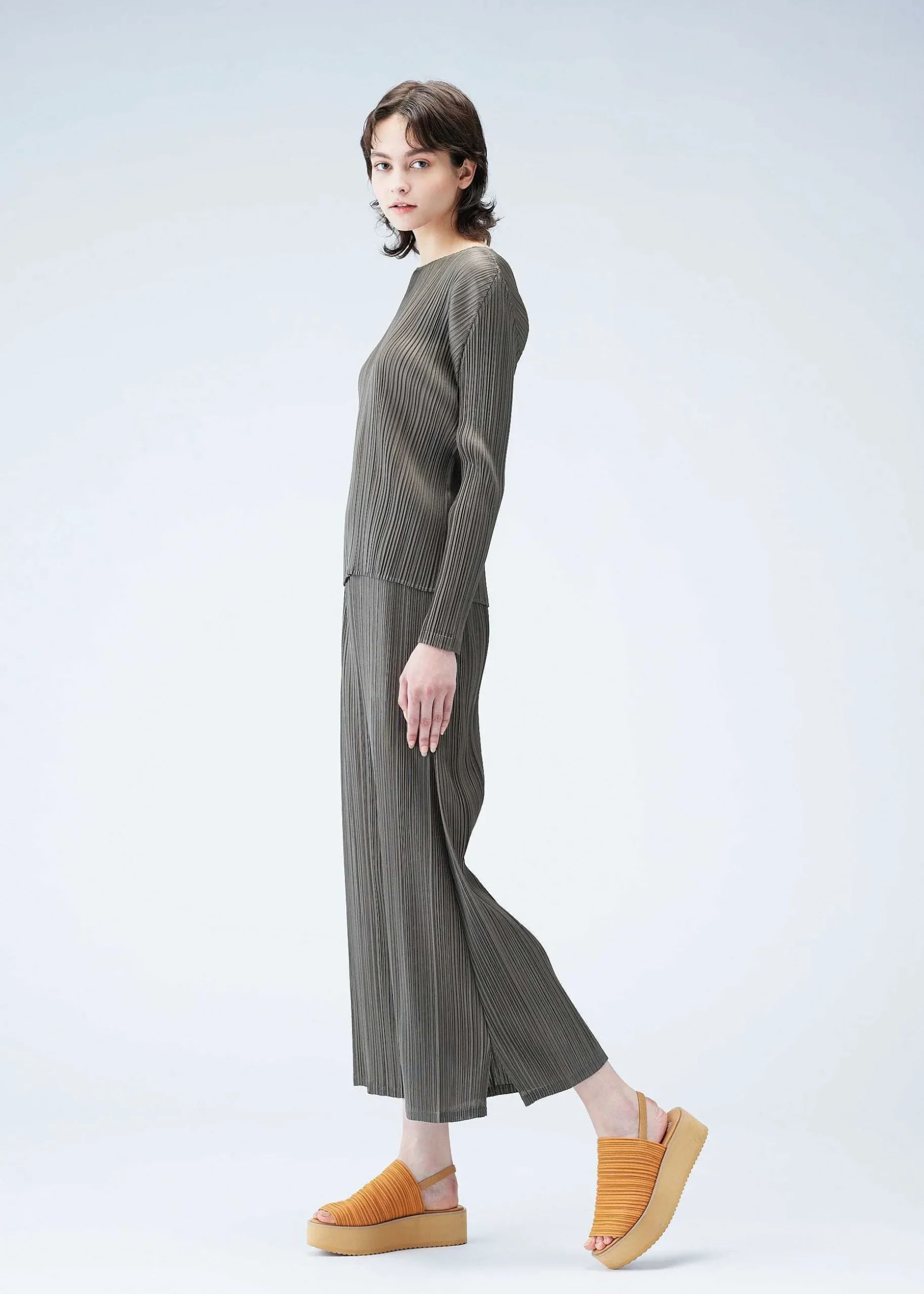ISSEY MIYAKE Top|Monthly Colors : March